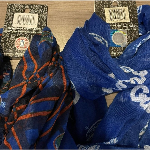3 for $25-2-New Women's Mascot Wear NCAA Florida Gators Style Team Scarf - Picture 2 of 5